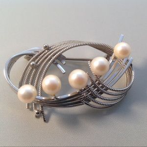 Vintage Sterling silver and cultured pearl pin